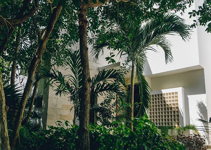 Beachside Bliss Modern 3story With Deck And Grill Akumal