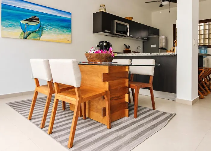 Beachside Bliss Modern 3story With Deck And Grill * Akumal